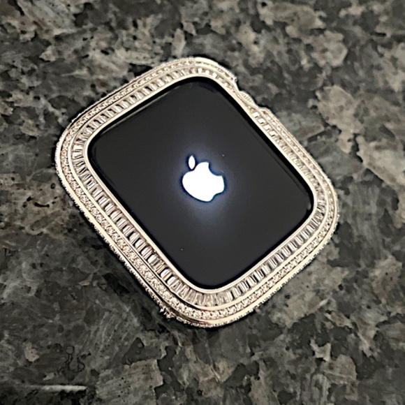 New Apple Watch case in 14k white gold set with baguette and rounds - Picture 2 of 5